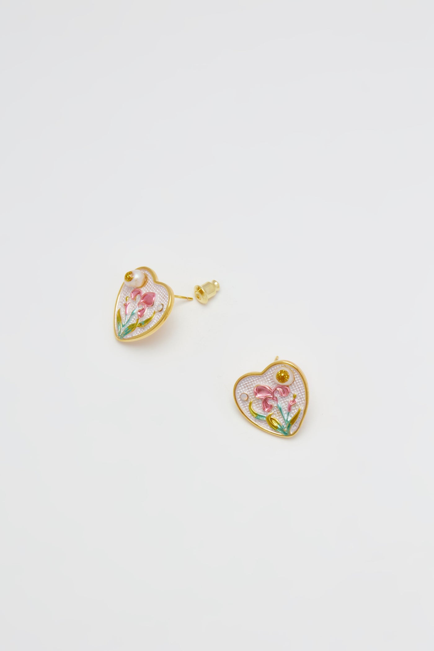 Alyx Flower Heart Stud Earrings