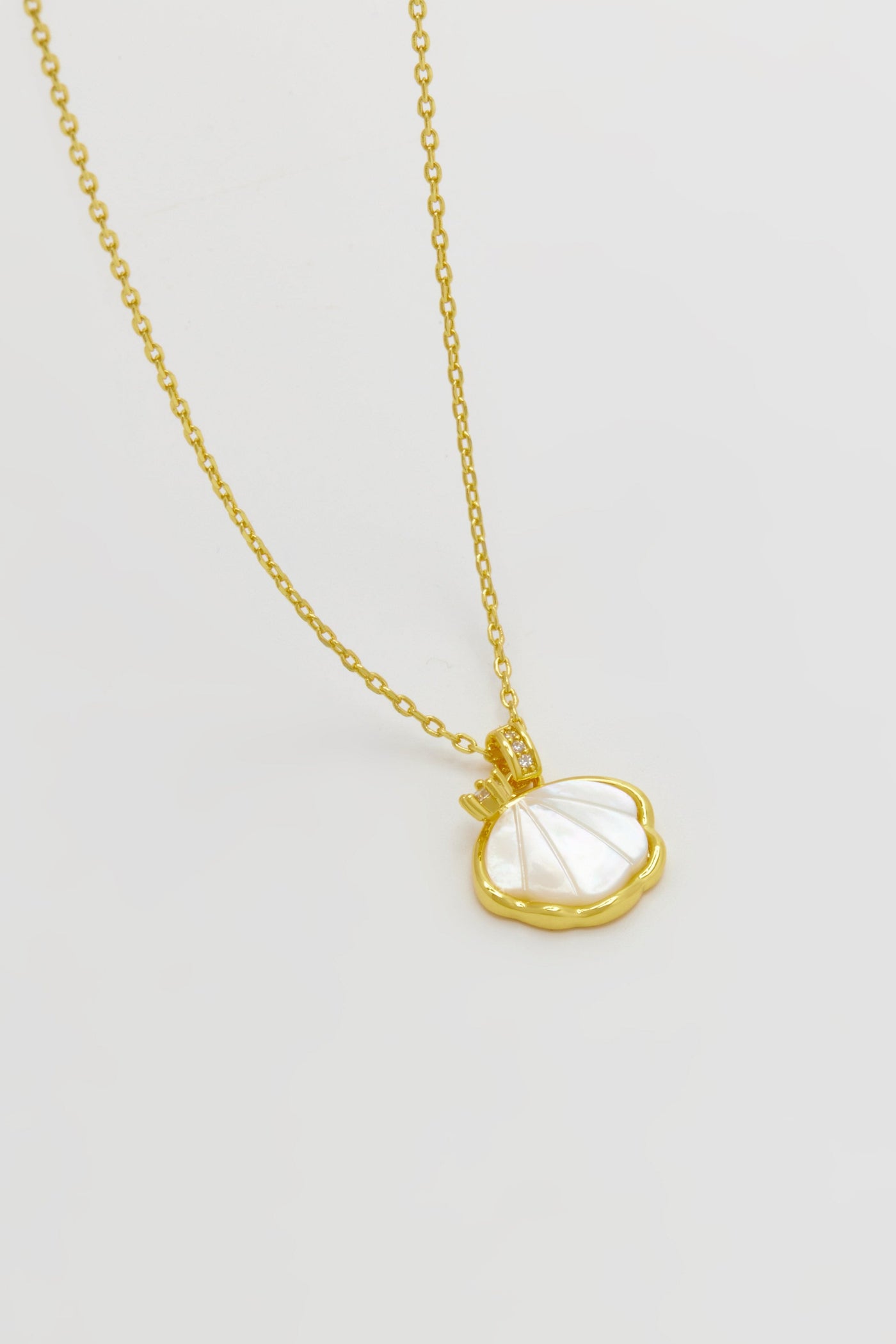 Dream Mother of Pearl Shell Gold Necklace