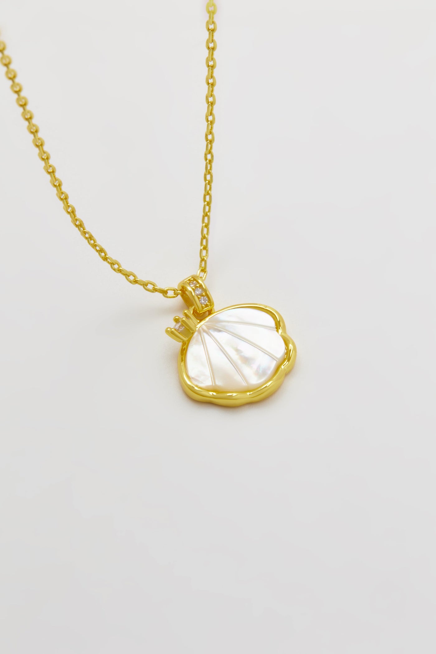 Dream Mother of Pearl Shell Gold Necklace