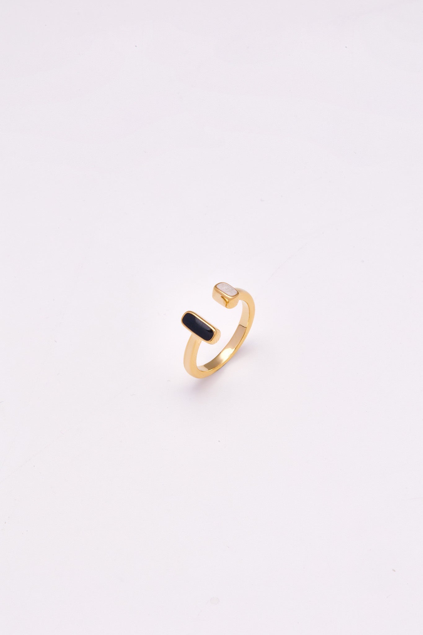 Enamel 2 colours Open Ring - Black White