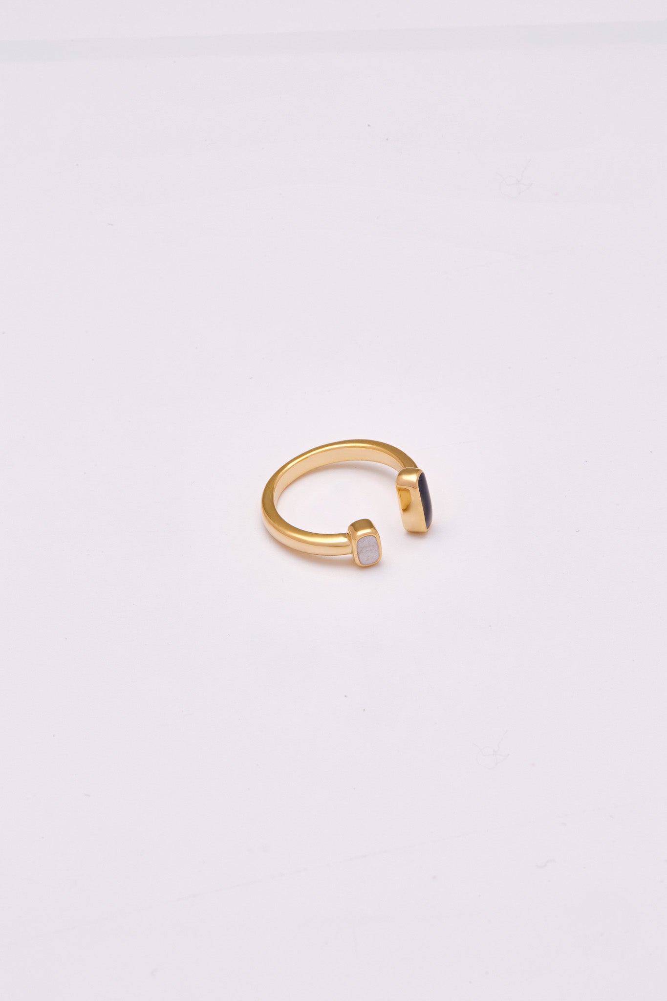 Enamel 2 colours Open Ring - Black White