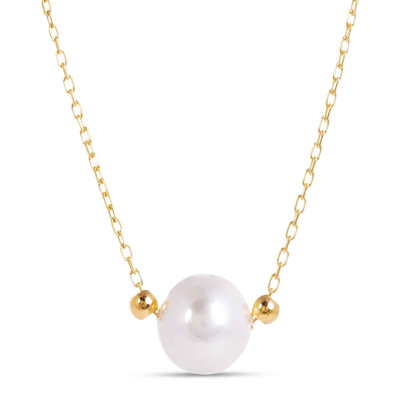 A modern twist on the classic pearl necklace, the Laura Gold Chain Necklace features a vintage white pearl and two gold beads. This very delicate sustainable necklace is all about simplicity.