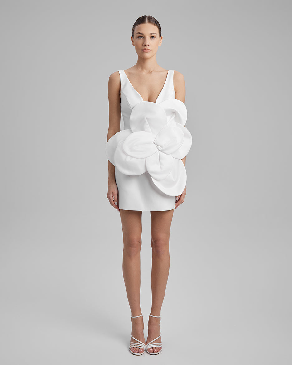 SKY DRESS + FLOWER | V neck mini in white