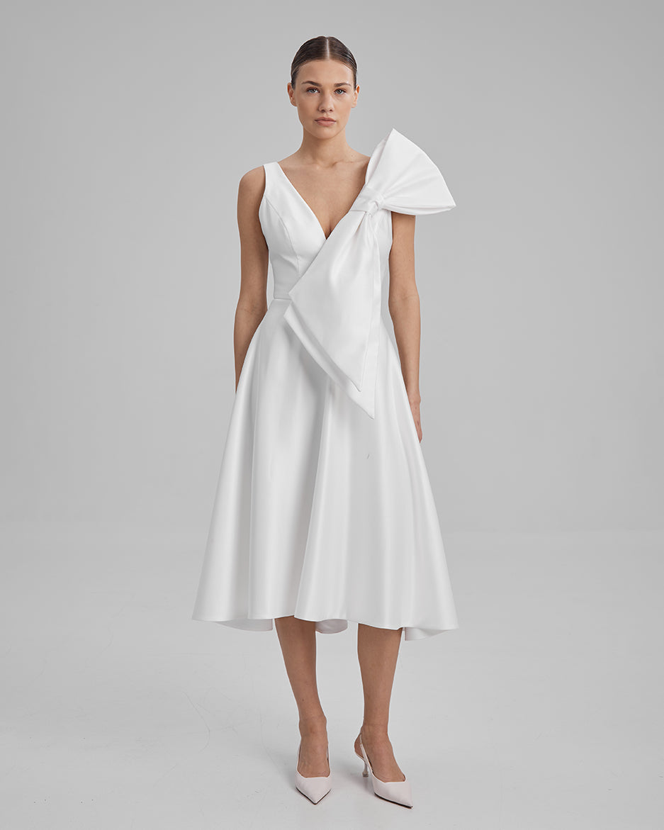 CORA DRESS + SIDE BOW | V neck midi in white