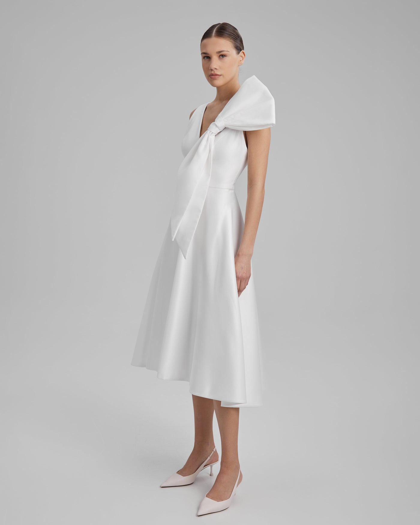 CORA DRESS + SIDE BOW | V neck midi in white