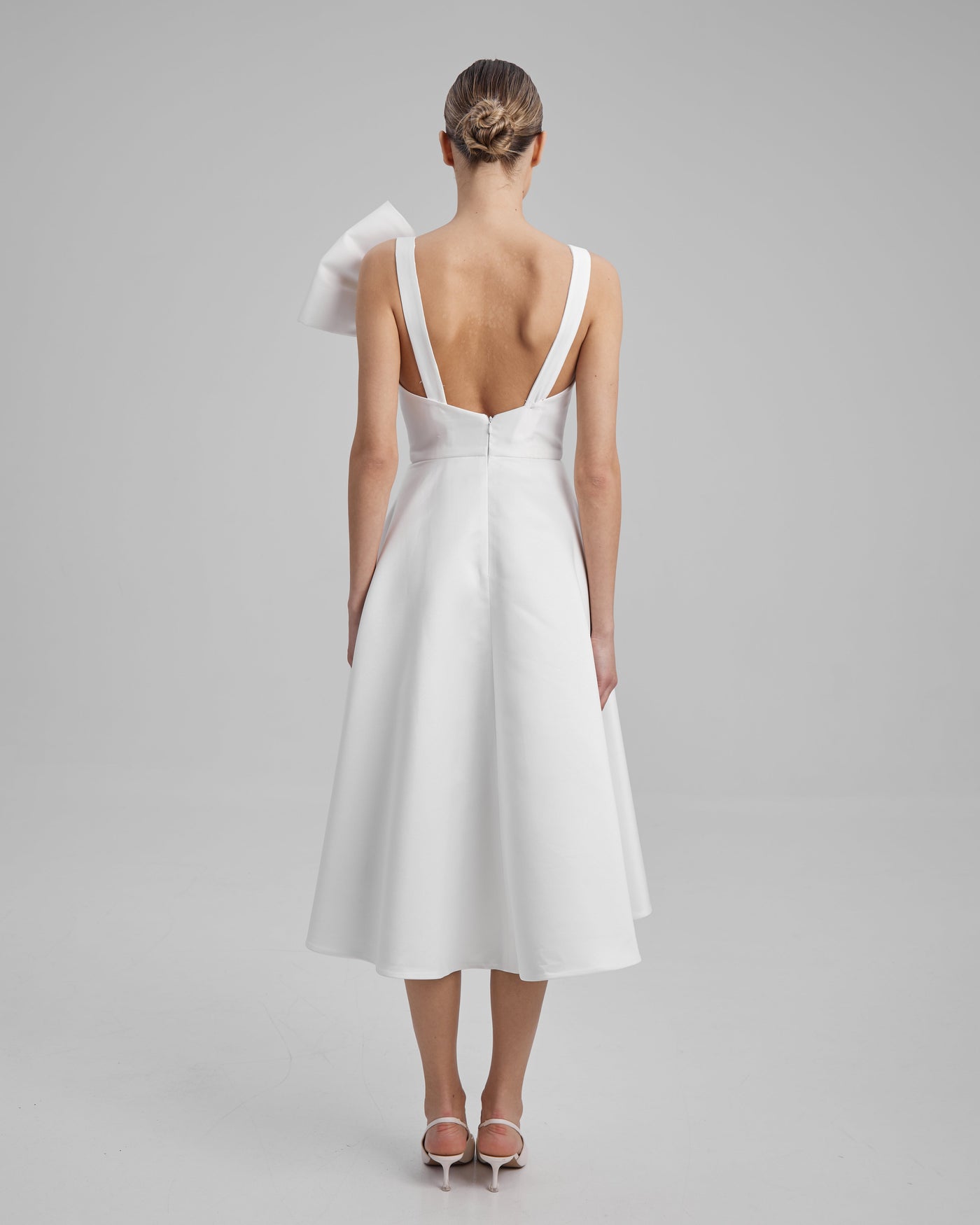 CORA DRESS + SIDE BOW | V neck midi in white