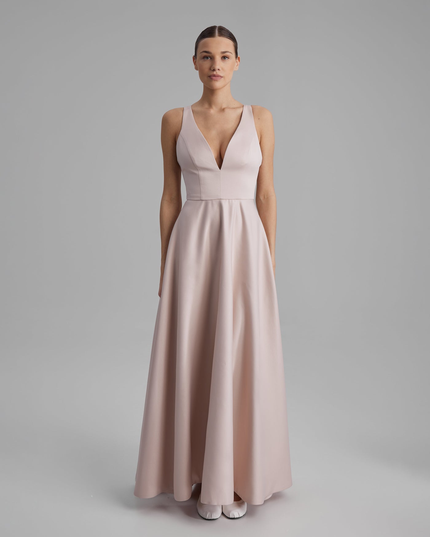 LOLA DRESS | V neck maxi in nude