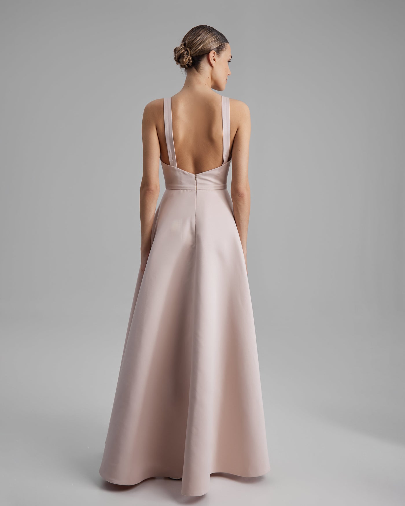 LOLA DRESS | V neck maxi in nude