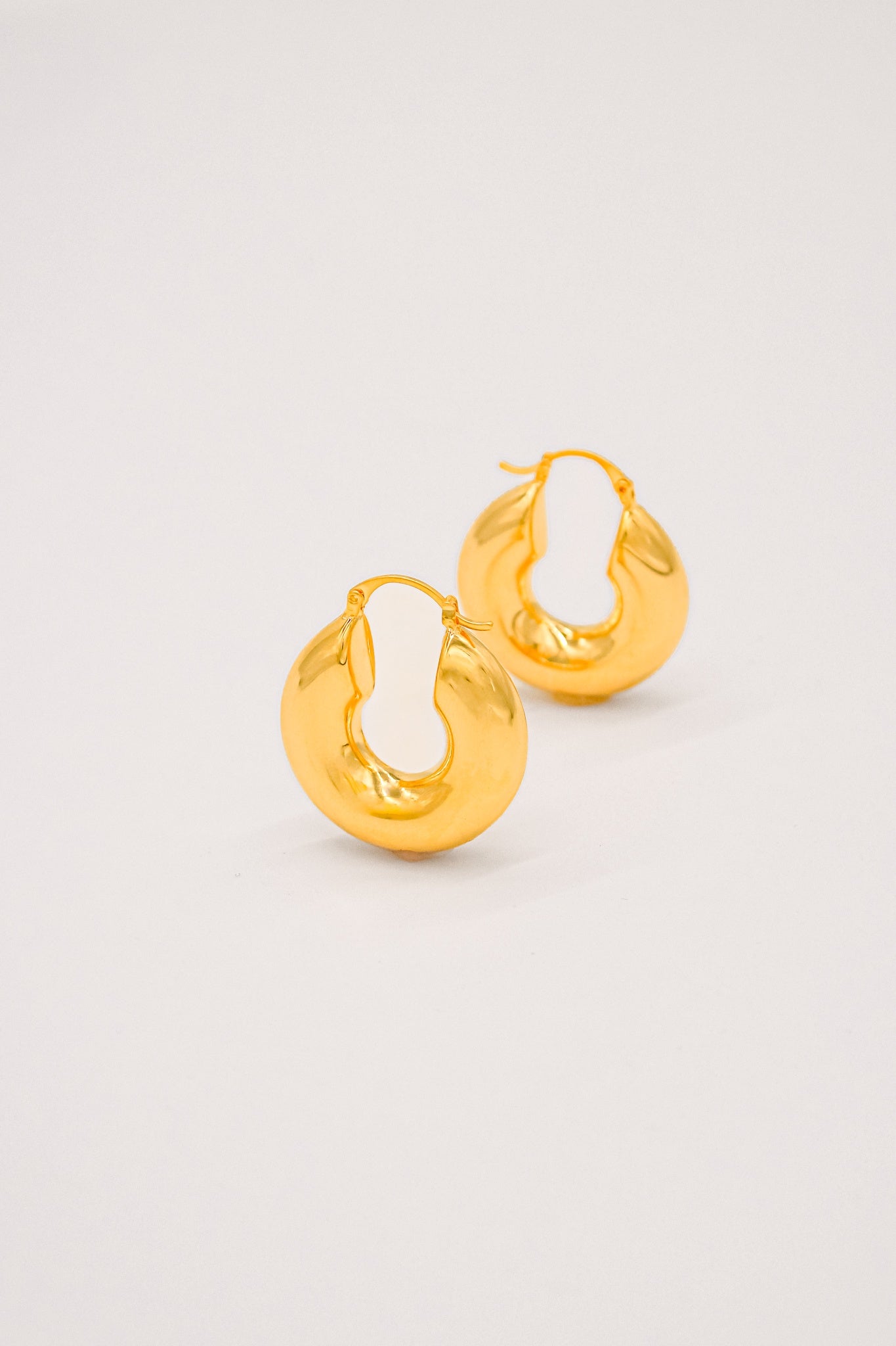 Judy Round Basic Earrings