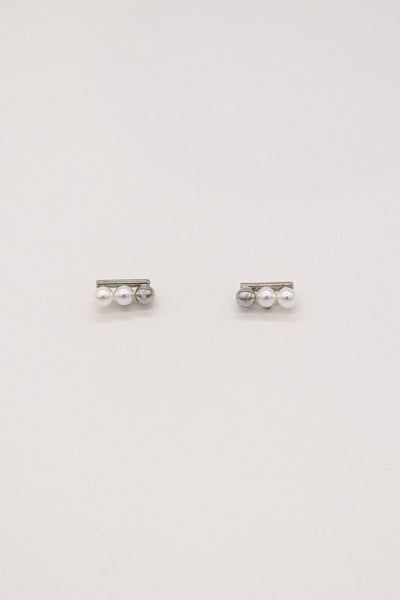 Jin Simple Stud Pearl Earrings - Silver