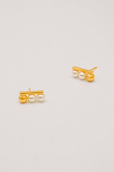 Jin Simple Stud Pearl Earrings - Gold