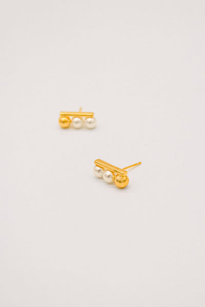 Jin Simple Stud Pearl Earrings - Gold