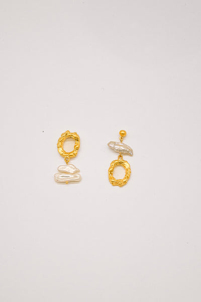 Janie Asymmetrical Pearl Earrings Gold