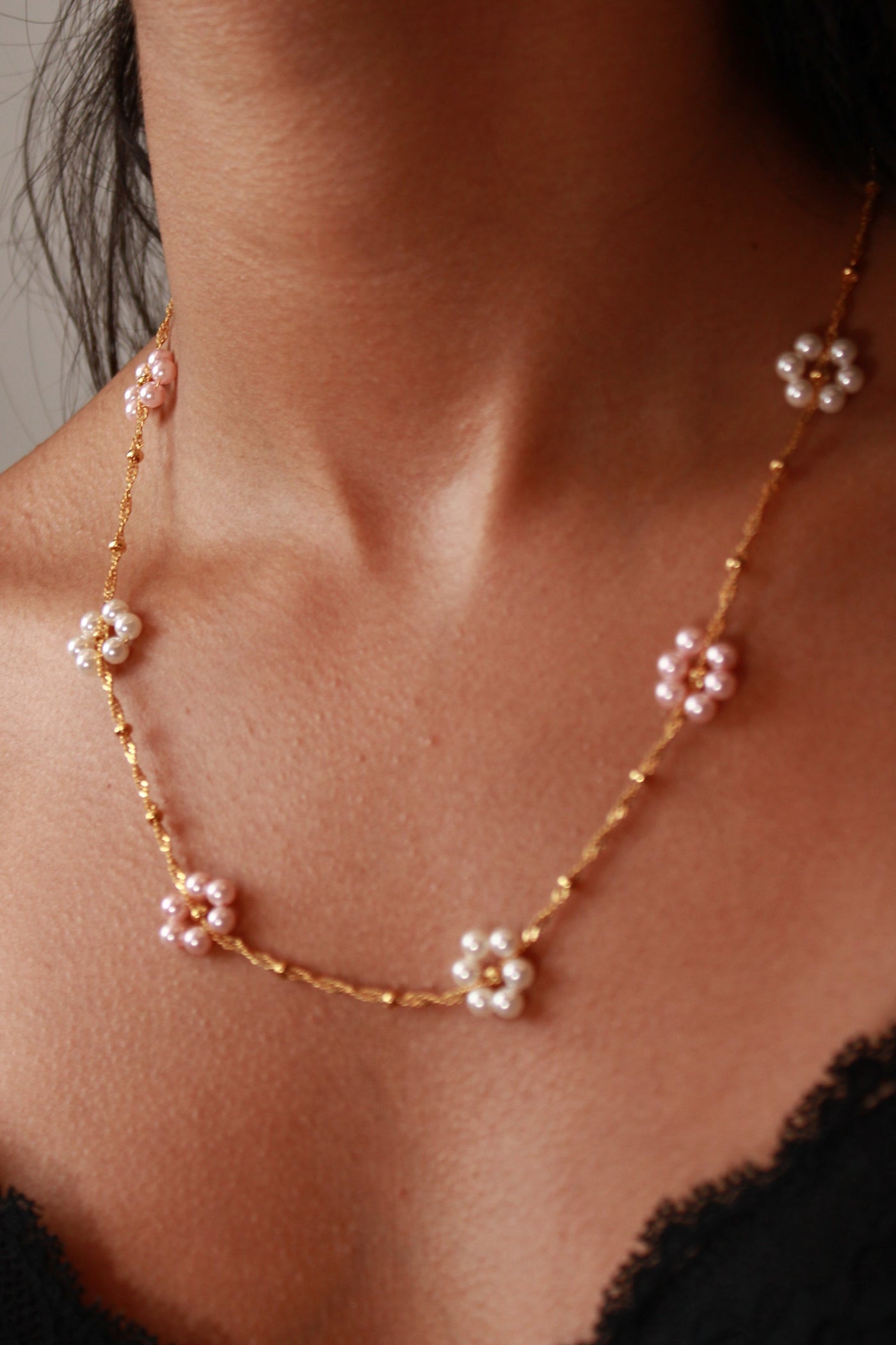 Floral Pearl Necklace - Gold