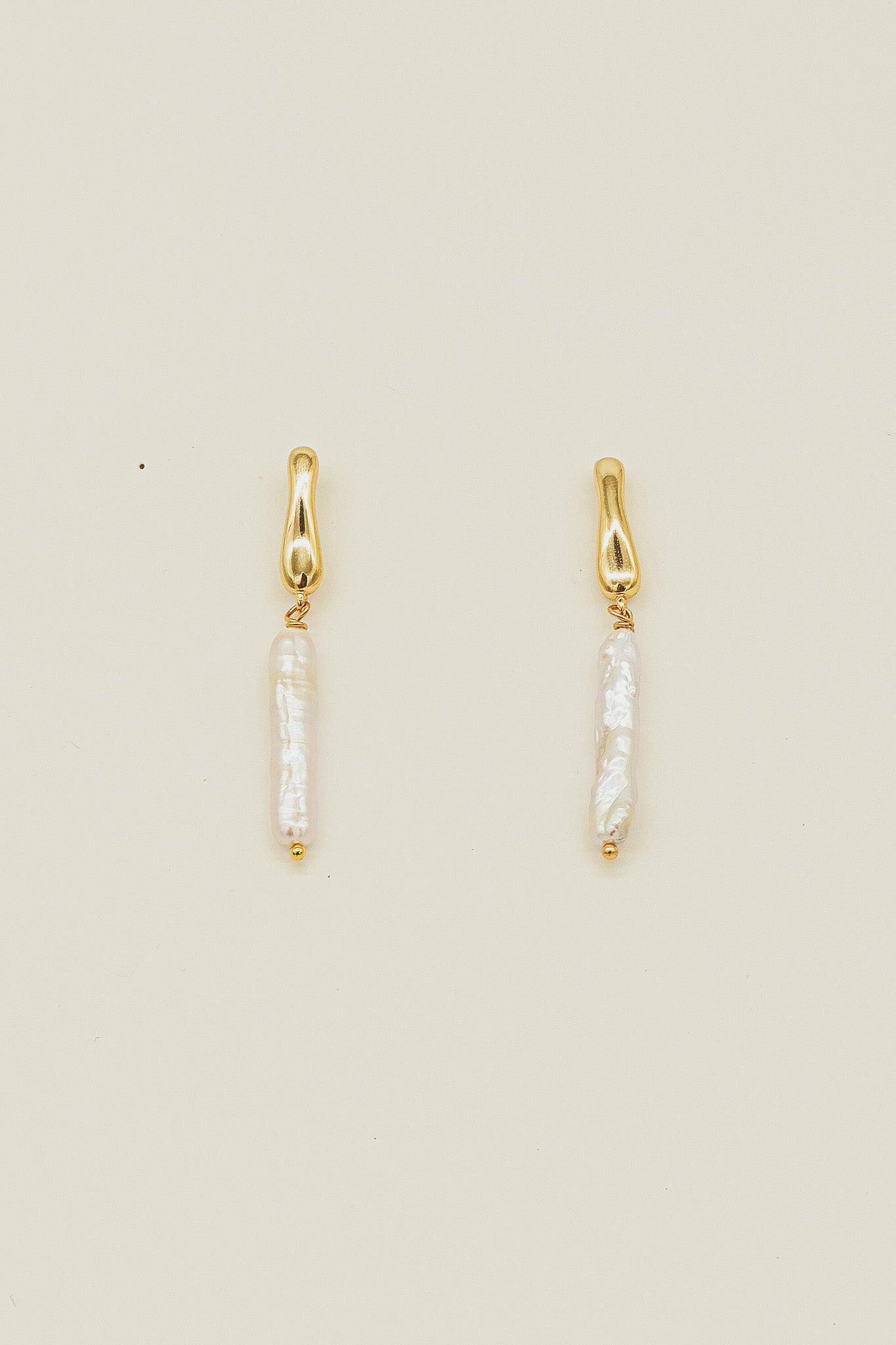 Baroque Pearl One  line drop Gold Earrings