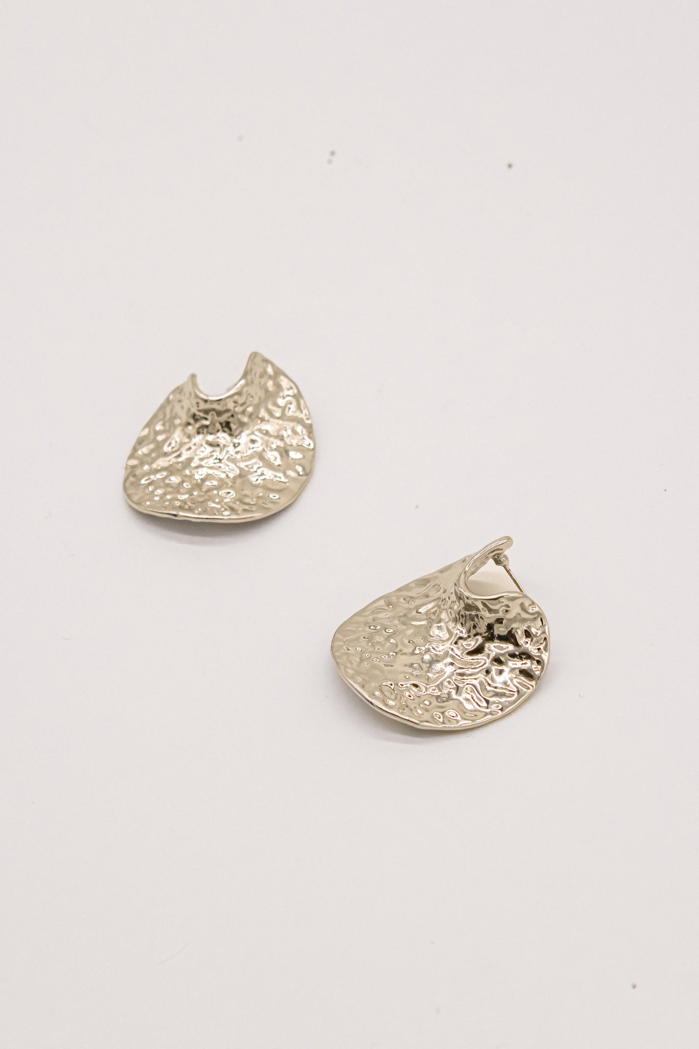 Leaf with dots detail Earrings