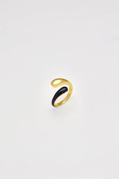 Overlap Round Black Enamel Gold  Ring