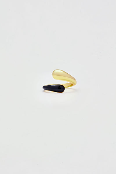 Overlap Round  Black Enamel Gold  Ring