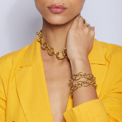 Ideal to wear everyday and fully size adjustable, the Lola thick gold chain link bracelet is one of our best sellers. Finished with a high polish 18k gold finish, this sustainable bracelet is your forever favourite bracelet to stack, style, never take off.