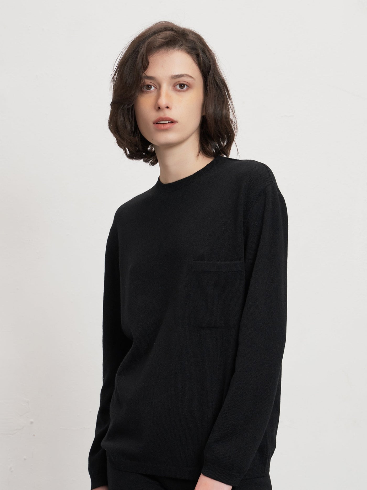 Oversize black cashmere sweater