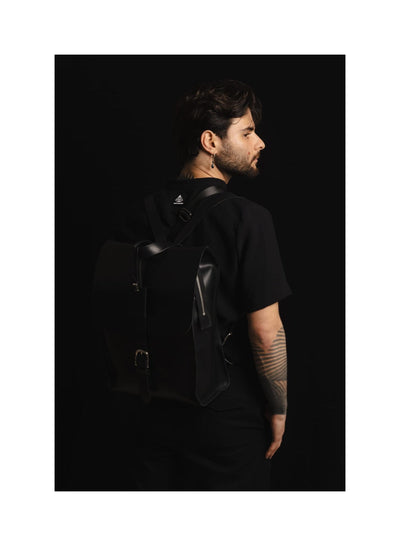 Leather Backpack in Cuoio Black Mod 120