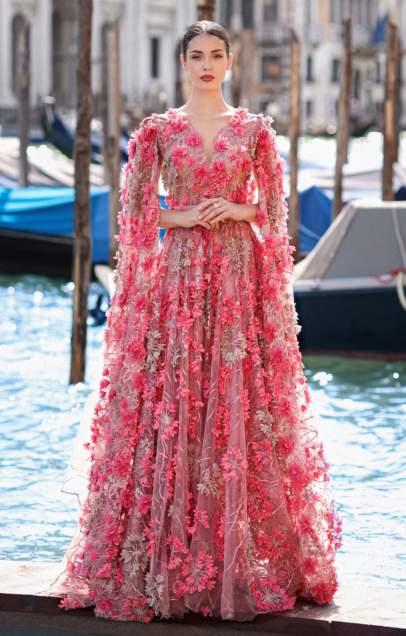 Gown "Hortensia" calypso coral with detachable sleeves