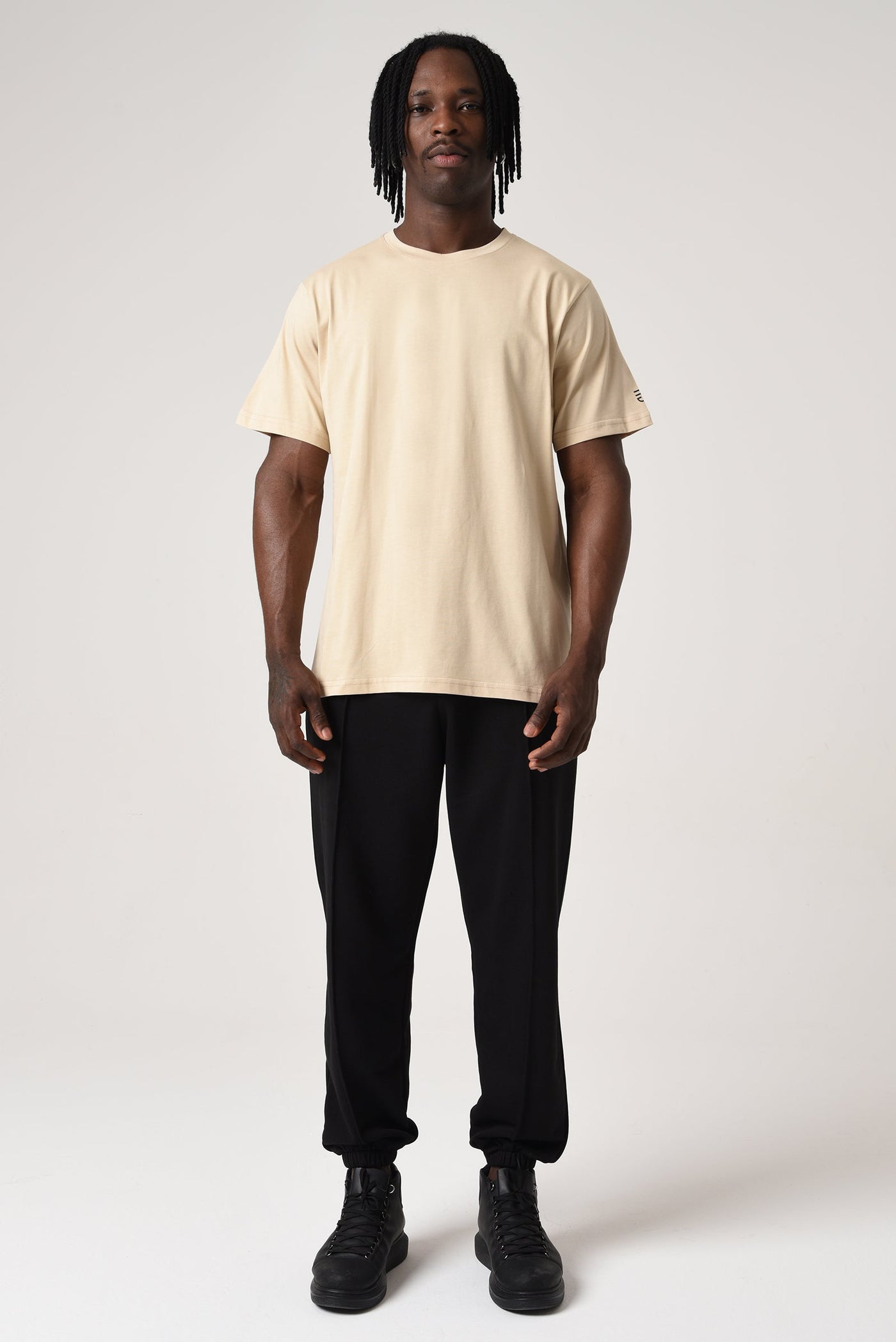 Basic Fit Tee Humus