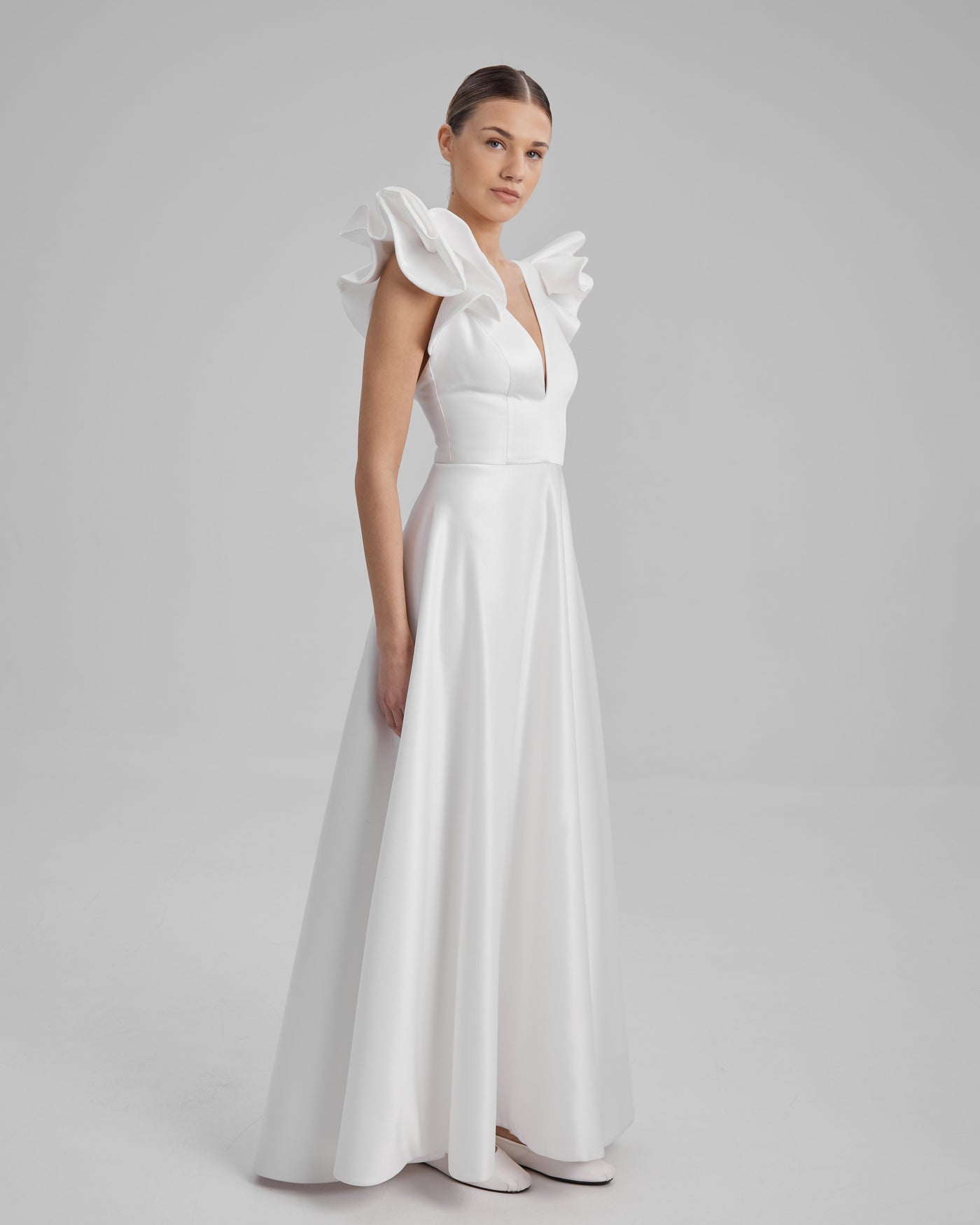 LOLA DRESS + FRILL | V neck maxi in white