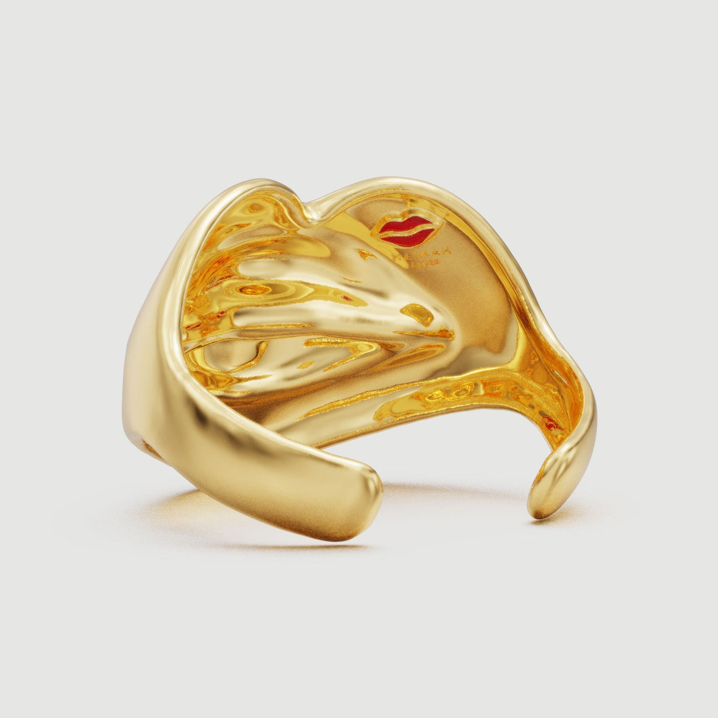 Love Lips Rouge Cuff