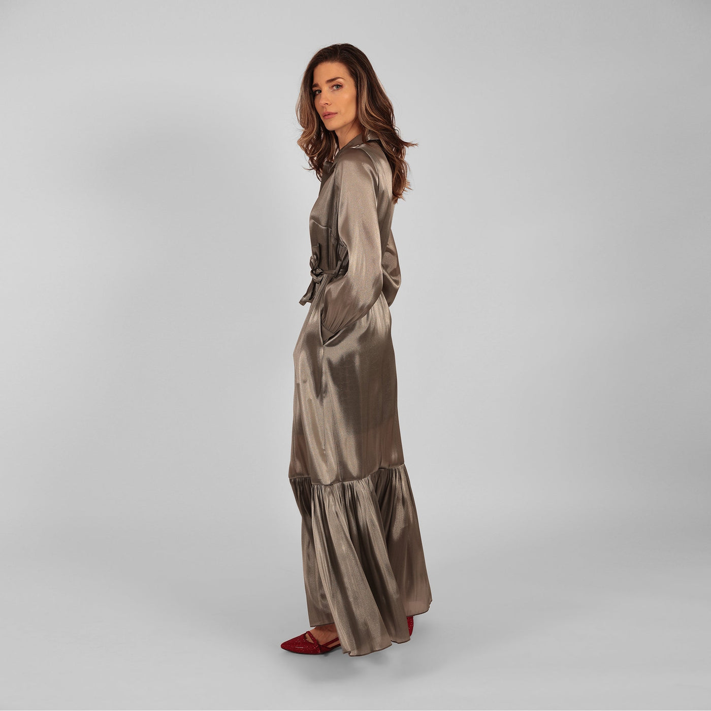 Nettie wears Ilu long sleeve maxi shirt dress in silver